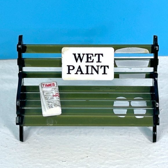 Dollhouse Miniature 2.5" Green Plastic Bench Yard Furniture Accessory WET PAINT - Picture 2 of 7